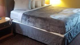 OSU King Bed Hotel Room 111 Booking - Foto 1