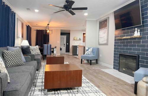 Family Retreat Prime Location in Decatur - Photo 2