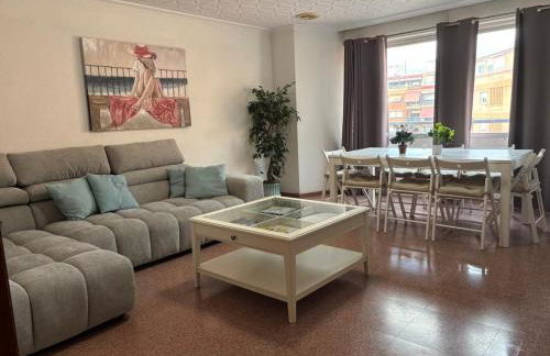 Piso Grande Amplio para grandes grupos 4 Dormitorios 2 baños,Asc 4AC y WIFI - Photo 50