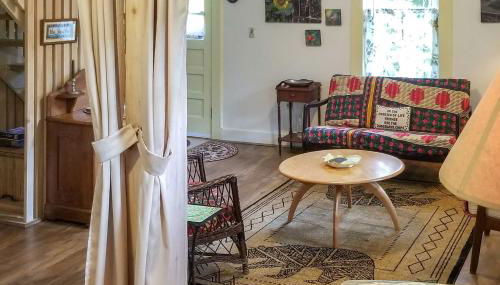 Rustic-Chic Cottage with Yard and Grill - Near Hiking! - Foto 2