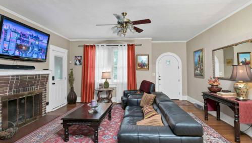 3BR Brick Cottage-Mins to USC - Photo 3