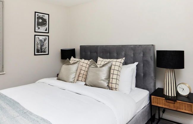 The Elmbridge Getaway - Glamorous 2bdr With Garden - Foto 11