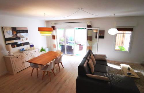 Appartement 90 m2 avec parking terrasse balcons, proche du port et plages - Foto 30