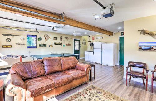 Lake Granbury Getaway! Family Home with Deck and Games - Foto 27