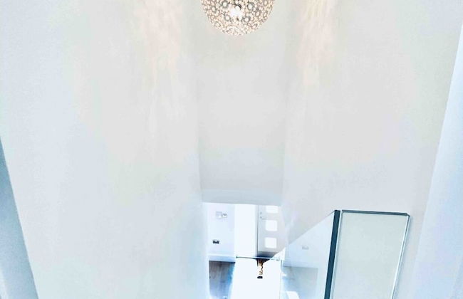 Exclusive 4-bed House 10 Minutes From Newcastle - Photo 14