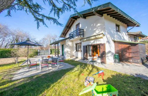 Cedar House Villa Few Minutes From Lake - Happy Rentals - Foto 1