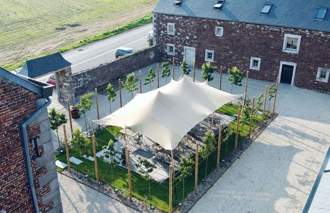 Splendid Castle in Perwez-haillot With Sun-loungers - Photo 31