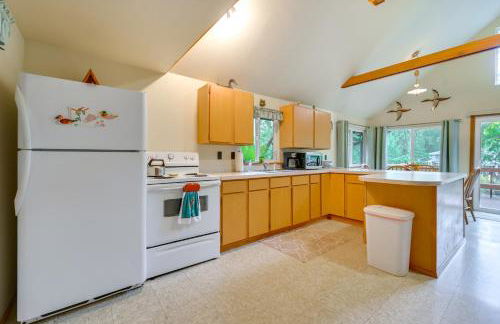 Cozy Hideaway on Key Peninsula with Serene Views! - Foto 10