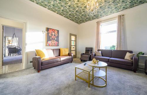 Spacious 6 Bedroom Escape with Hot Tub, Games Room & Karaoke in Yorkshire - Foto 65