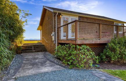 Cozy Whidbey Island Stay Steps to the beach Fireplace BBQ Near Trails - Foto 45