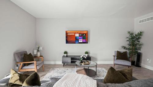 Stylish & Modern Unit Prime Location & Comfort - Foto 1