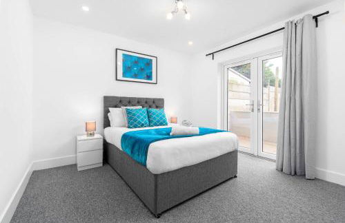 5 Bedroom House - 10 Guests - Multiple off Street Parking - Garden - Smart TV - WIFI - Contractors - Families - Groups - Top Rated - 98Q - Photo 8