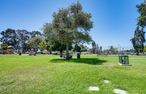 Stroll to SF Bay Beaches! Cozy Home in Alameda - Foto 26