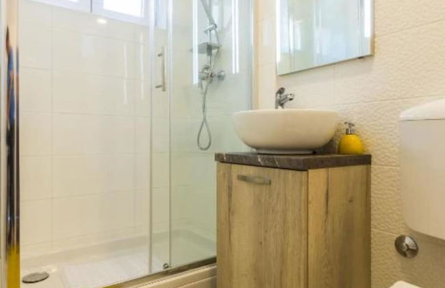 Spacious Two sis Apartments in Zadar With Terrace - Photo 18