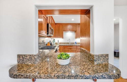 2BR-2 mins to Ocean-Sleeps 8-Pets - Photo 49