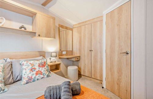 Rated Superb - Award-Winning Family Holiday Park - Live Shows, Themed Events, and Activities for All Ages, Day and Night - WiFi, Netflix, Linens - Gym, Sauna - Spotless, Quiet, Secluded, Parking - Restaurant, Shop, Bar - Foto 13