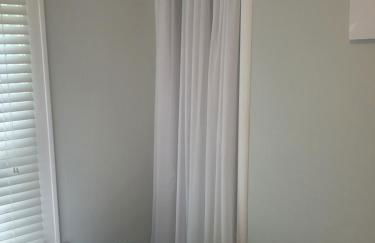 The Lily Pad on Benzie Blvd - Super Cute! - Foto 33