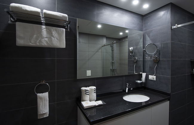 ZUR Studios & Suites - Foto 41