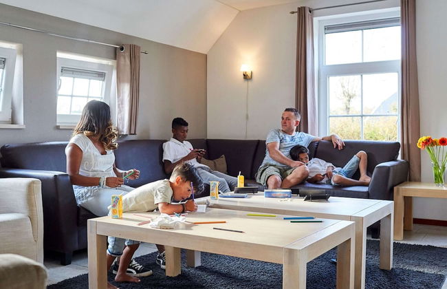 Nice, Child-friendly Villa With a Sauna in Limburg - Photo 4