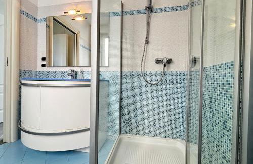 Apartment with swimming pool, lake view, parking - Larihome A72 - Foto 18