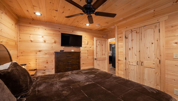 Luxury Good Vibes Cabin With Tub by RedAwning - Foto 2, Habitación