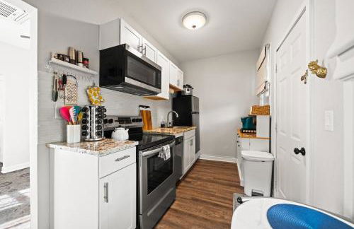 Spring Bungalow - A cozy getaway in downtown Hot Springs! - Foto 4