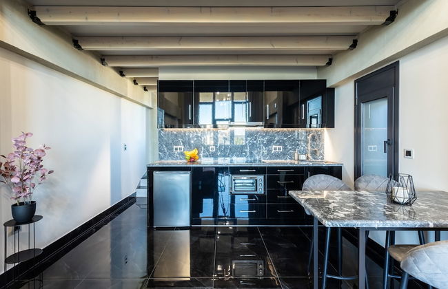 Ventiri Lofts - Luxury Penthouse w Home Cinema - Foto 16