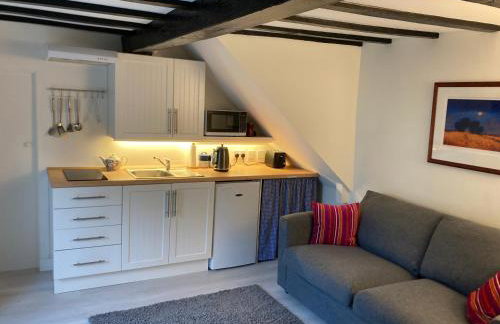 Bryntirion Farmhouse Apartment with Hot Tub - Foto 5