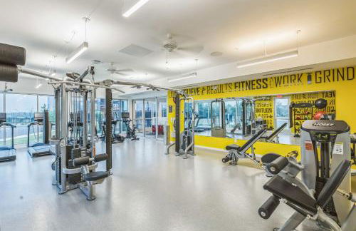 Luxury Pool Home, Mins To Hospitals, Gym - Foto 6