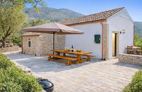 'Perithyron', Konstantina's House, Old Perithia - An Authentic stone Retreat in Corfu's most Historic Village - Photo 13