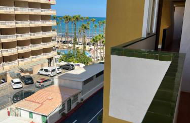 APARTAMENTO NUEVO CÉNTRICO en PRIMERA Línea de playa con vistas al Mar, Piscina, aire acondicionado y wifi - Foto 31