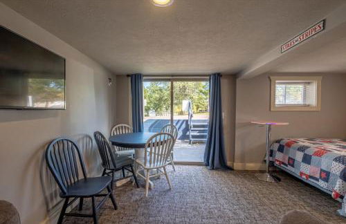 Blue Water Bungalows - Photo 19