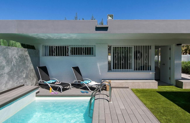 Bungalow in San Agustin With Pool - Photo 1