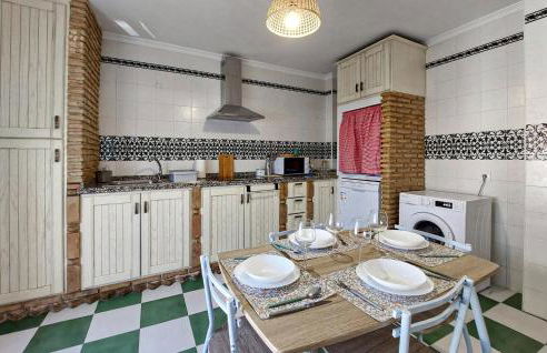 3 Bedroom Awesome Apartment In Aznalcázar - Foto 6