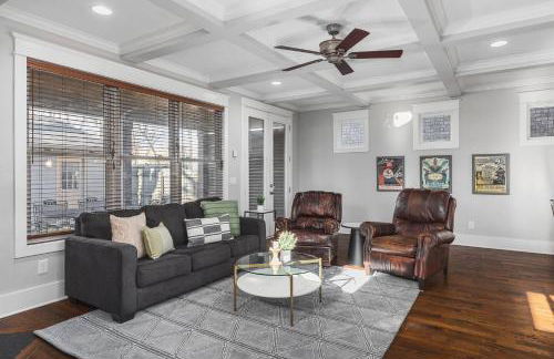 Walk to Broadway & Germantown Large House with Patio - Foto 14