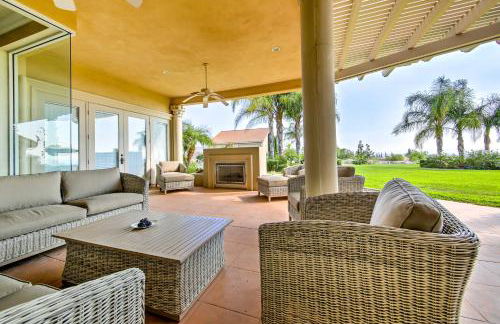 Luxe Wine Country Estate with Orchard-Facing Balcony - Foto 24