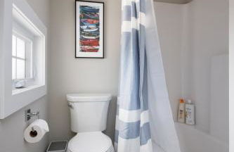 Luxurious Home on Lake Kalamazoo - Foto 29