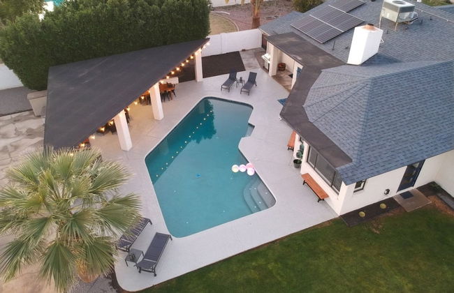 5BR Resort-style Oasis 2 Primary s Cabana Gameroom - Photo 1