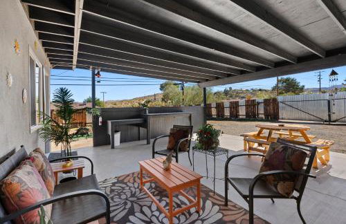 Desert Serenity in Yucca/Joshua Tree w/AC & Fire pit - Foto 10