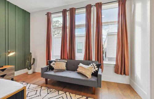 Best of The Cedars - Dallas Views Rooftop Luxury - Photo 18