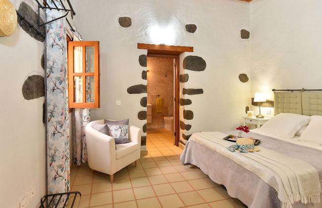 Authentic Holiday Home, Ground Floor Level, With Private Pool and Large Terrace - Foto 18