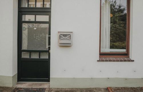 JOBOSTAYS - LINDEN Family Apartment Oldenburg - sehr geräumig 110m2 - Terrasse mit Gartenblick - voll ausgestattete Küche - 2 Bäder - Babybett - 10 Min zu Fuß zum Bahnhof - kostenloses WLAN - Parkplatz - kontaktfreier Check-In - Photo 67