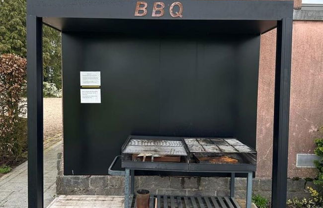 Magnificent Luxury Chateau in Vast Garden with Sauna & Hot Tubs - Photo 31