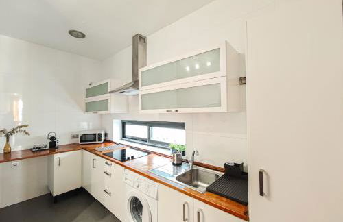 AZZ Sevilla Torre de la Plata Apartamentos - Photo 92