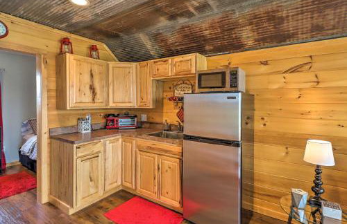 Rustic Norfork Studio with Million Dollar View! - Foto 8