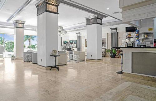 Spacious Beach Retreat | Oceanfront Pool & Tiki - Foto 50