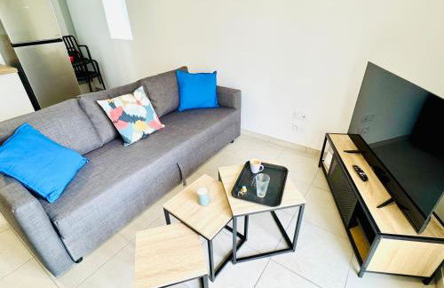 Le Cèdre Enchanté - Maison avec 2 chambres pour 6 personnes climatisée, avec terrasse et BBQ - Foto 4