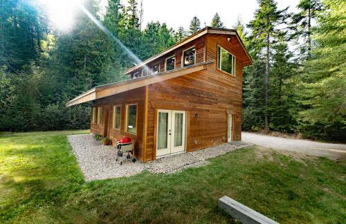 Private Two-Cabin Retreat Near Silverwood Theme Park - Sleeps 15 - Photo 52