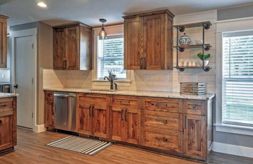 Rustic Chic Home: 10 Mi to Otter Creek State Park! - Foto 8