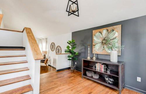 NEW - Modern Rustic Retreat Ardmore Chalet - Foto 32